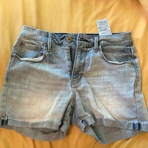 Denizen by Levi's high rise shorts size 4 hardly worn